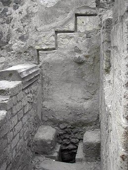 House of the Great Portal (Casa del Gran Portale) (Herculaneum)