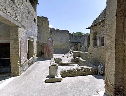 House of the Double Atrium (Casa a due atri) Herculaneum)