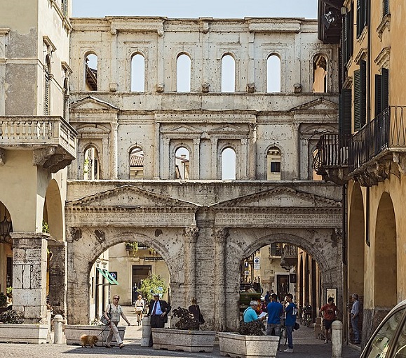 Porta Borsari, Verona