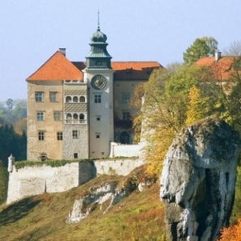 Pieskowa Skala Castle